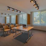 Osetia Garden Hotel Momchilgrad