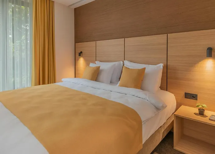 Osetia Garden Hotel Momchilgrad